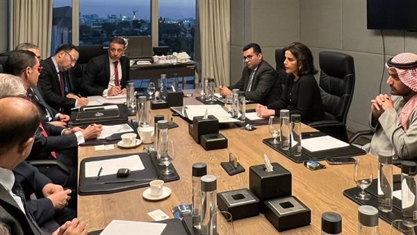 وزير الاستثمار خلال