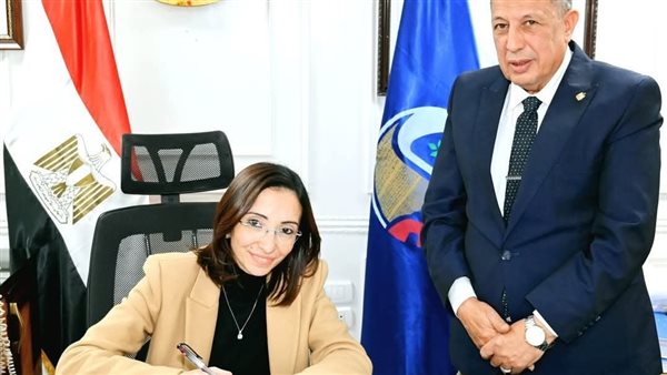 الدكتورة چاكلين عازر