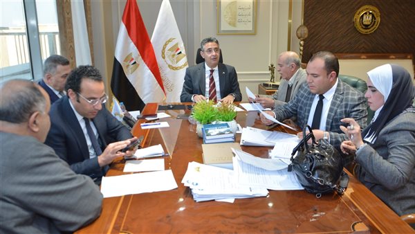 وزير التموين وأعضاء