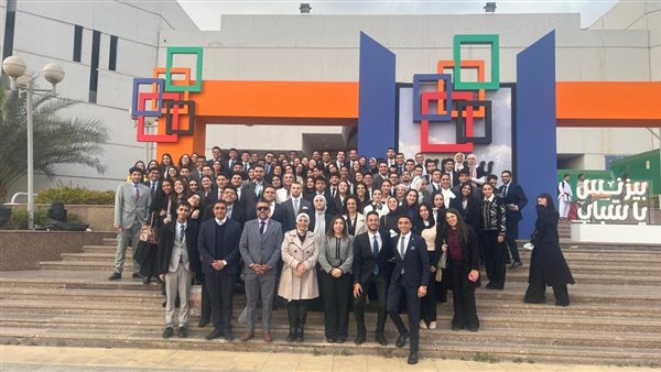 المشاركون بمعرض بيزنس