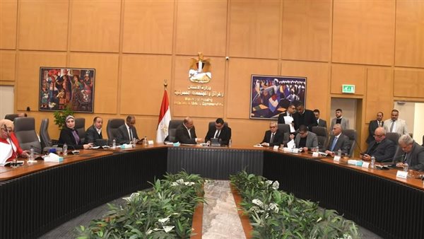 اجتماع وزير الإسكان