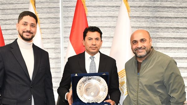 وزير الشباب والرياضة