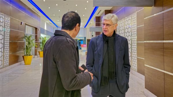 أرسين فينجر يصل القاهرة