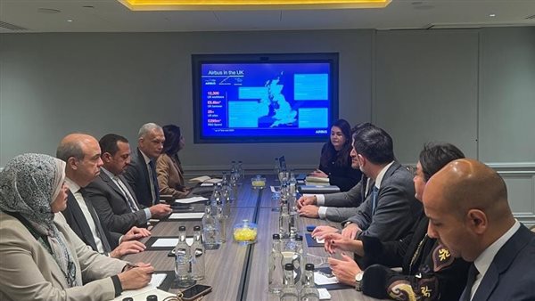 جانب من لقاء وزير