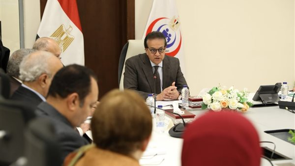 وزير الصحة الدكتور