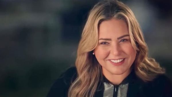 الفنانة صابرين