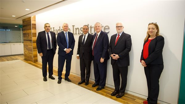 جانب من لقاء وزير