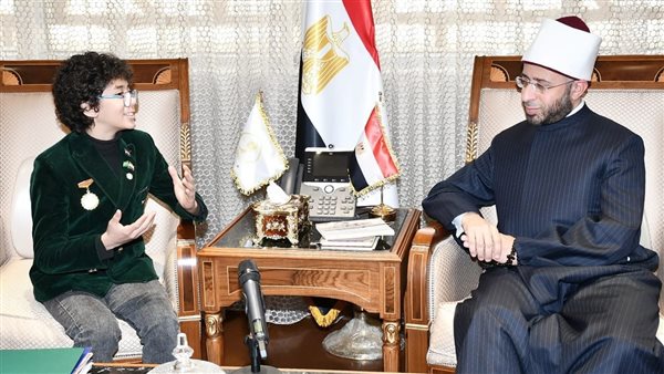 وزير الأوقاف يكرم