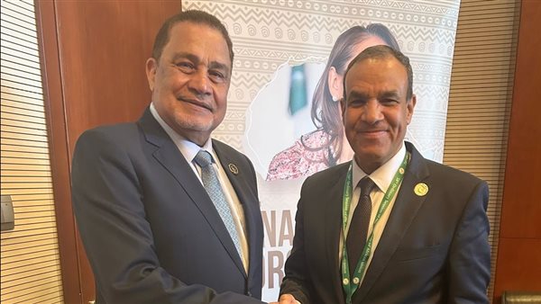  وزير الخارجية