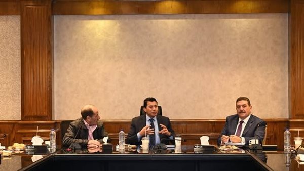 وزير الشباب والرياضة