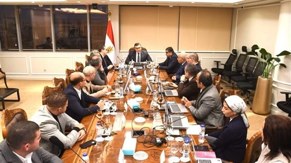 وزير الإسكان 