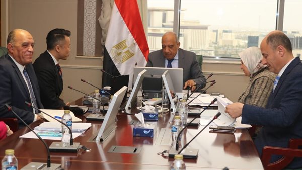 اجتماع وزير الكهرباء