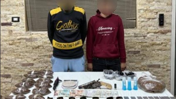 المتهمين والمضبوطات