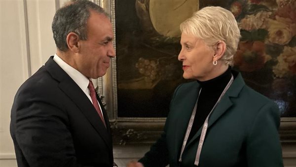 جانب من لقاء وزير