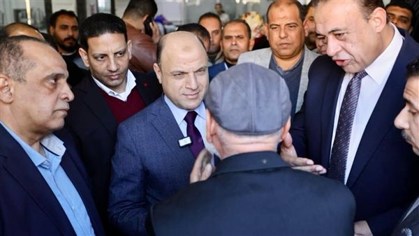 محافظ كفر الشيخ يستمع