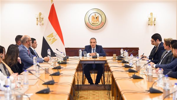 جانب من لقاء وزير