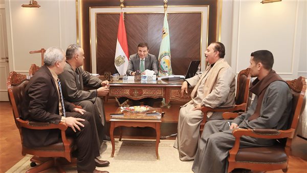 وزير الزراعة خلال