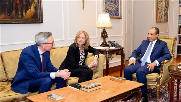 جانب من لقاء وزير