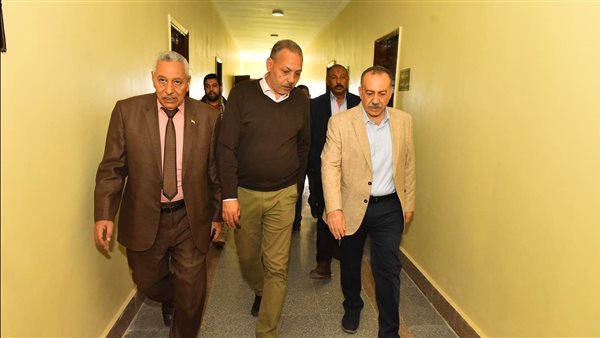 جولة المحافظ