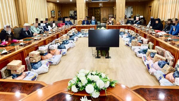 محافظ المنوفية أثناء