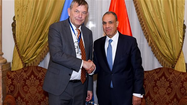 جانب من لقاء وزير