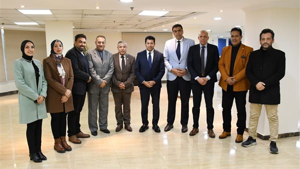 وزير الشباب والرياضة