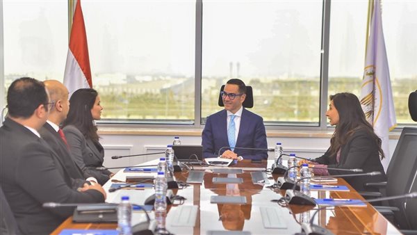 اجتماع وزير الاستثمار