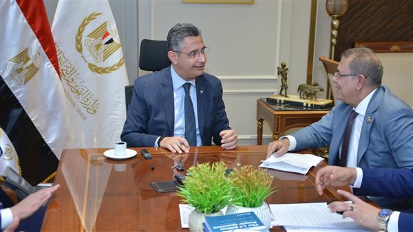 وزير التموين خال