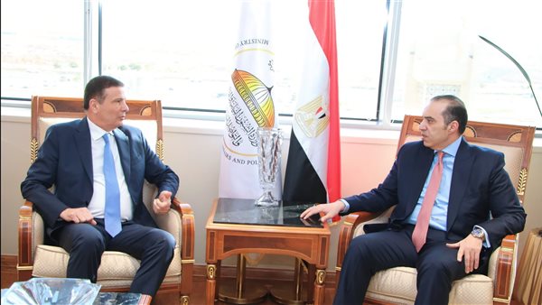 وزيرا الشؤون النيابية