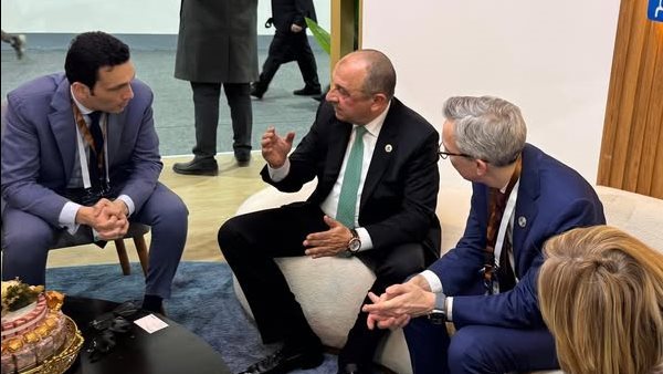 لقاء وزير  قطاع الأعمال