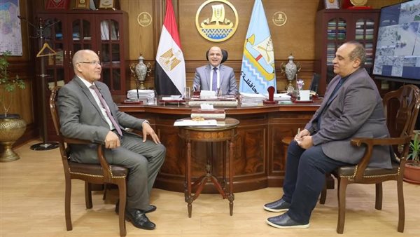 محافظ كفرالشيخ مع