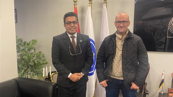 الدكتور باسل عادل