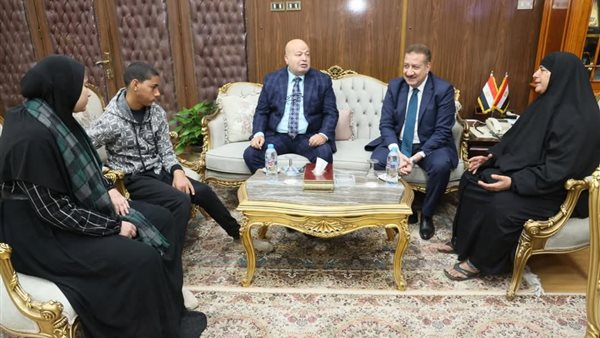 محافظ المنوفية مع