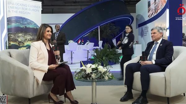  وزير الطاقة والصناعة