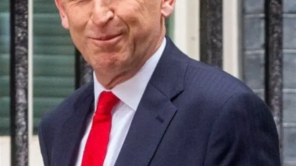  وزير الدفاع البريطاني