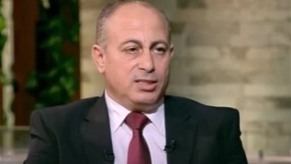  أستاذ العلوم السياسية