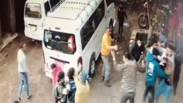 صورة المشاجرة للطلاب