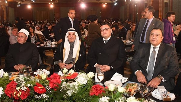 وزير الإسكان خلال