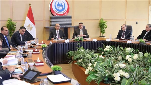 اجتماع وزير الصحة