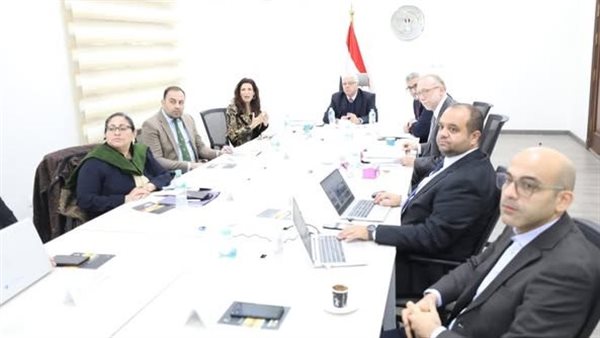 اجتماع وزير التعليم