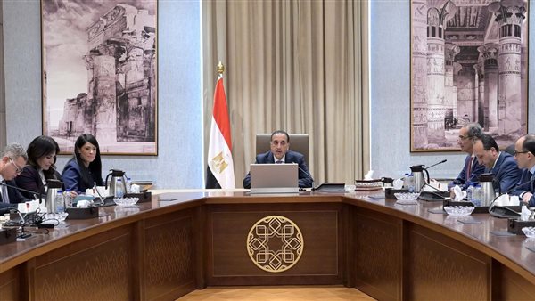 رئيس الوزراء خلال