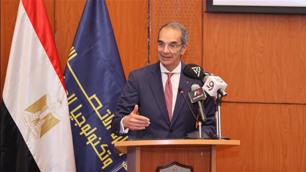 الدكتور عمرو طلعت