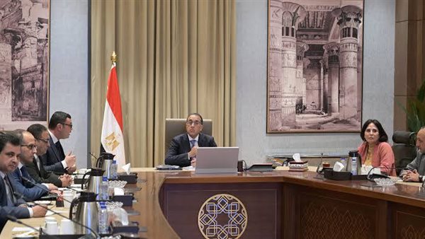 الحكومة تطرح ٤٠٠