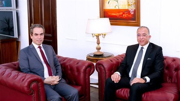 الدكتور أشرف العربي