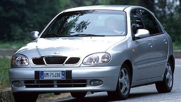 سيارة دايو لانوس