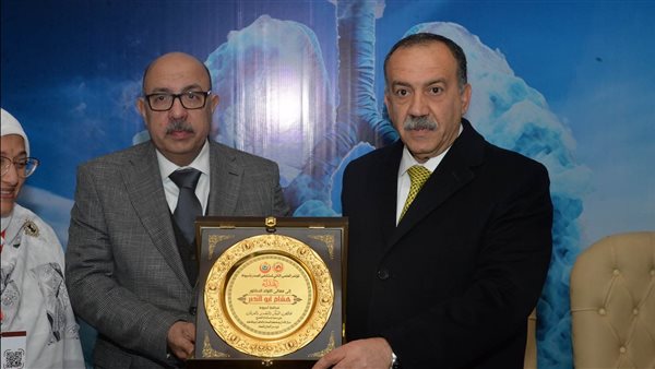 محافظ أسيوط 