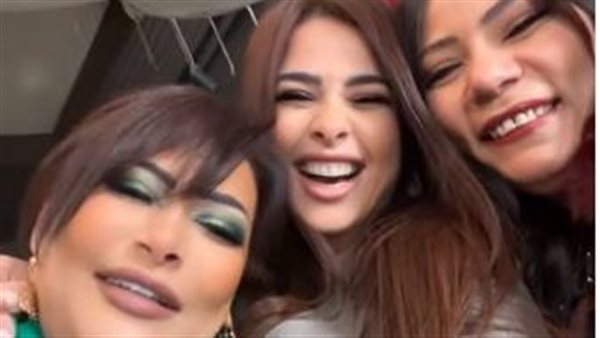 ياسمين عبد العزيز