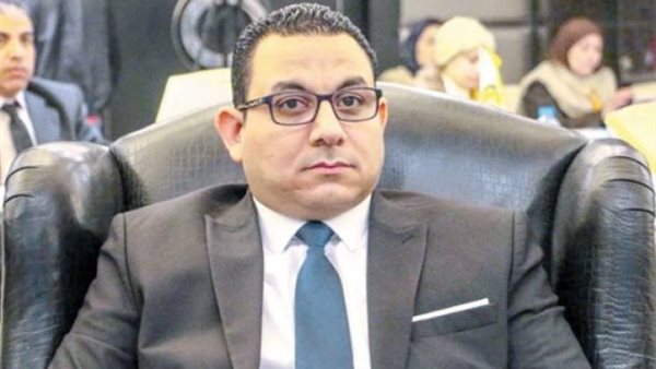 الدكتور كريم عادل