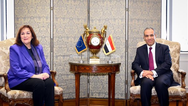 وزير الخارجية ـ مفوضة