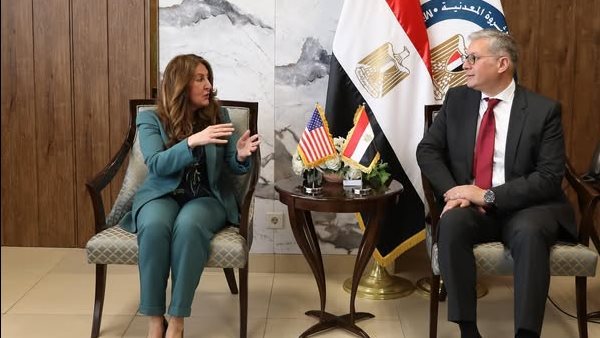 لقاء وزير البترول